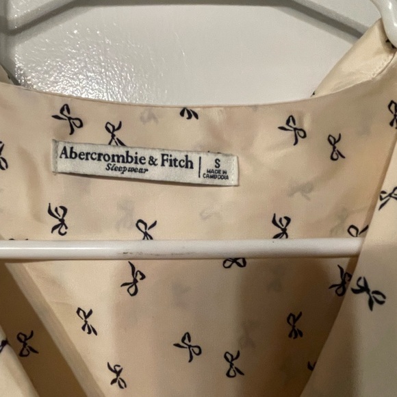 A&F Satin Bow Sleepwear Set - Picture 2 of 4